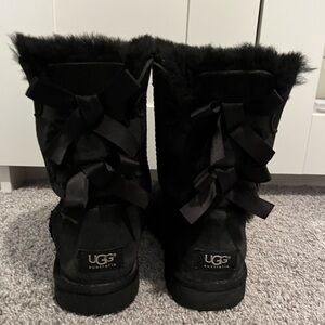 UGG Bailey Bow Boots- Black- Size 7